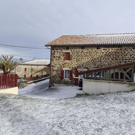 Dans Ancienne Ferme, Aux 4 Saisons Coucouron