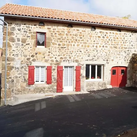 Dans Ancienne Ferme, Aux 4 Saisons Casa vacanze Coucouron